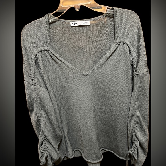 Zara Sweater - Picture 2 of 3